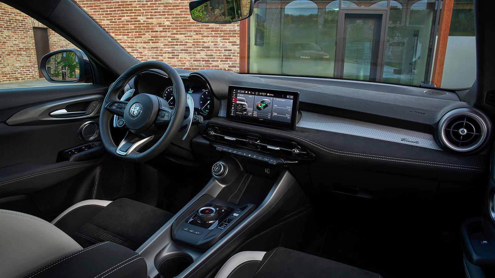 Ανανεωμένη Alfa Romeo Tonale: Ισχυρότερη, hybrid & με φρέσκια εμφάνιση